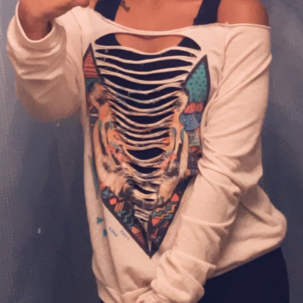 Long sleeve shredded shirt
